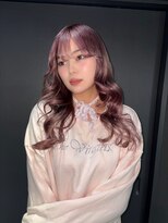 コエル(KOER)&nbsp;ピンクウェーブヘアミディアムレイヤー10代20代30代