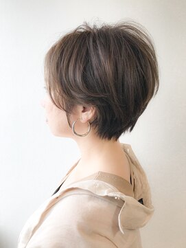 エルサ(Elsa) 【Elsa元町・三宮】ショート×ヘーゼルグレージュ