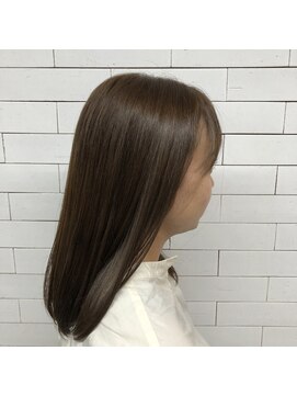 アシェット(assiette) 明るめベージュカラー【安田汐里】