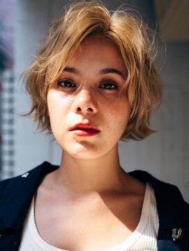 ピズム(PISM) センターパート×セミウェットウェーブ/ニュアンスカラー