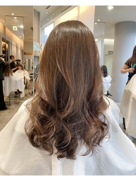 クーラ(Cura) 【Cura原宿】基本のデジタルパーマ・ふんわりレイヤーカット