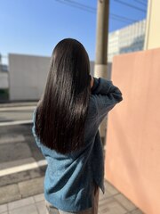 黒髪ロングスタイル髪質改善水素トリートメント