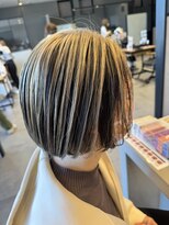 アチーブリス(achieve Liss)&nbsp;透明感ハイライト アンブレラカラー ぱっつんボブ