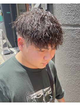 フリーク バーバーショップ 都島店(FREAK BARBER SHOP) 黒髪無造作マッシュツイストスパイラルパーマ