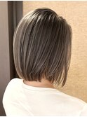首元すっきり大人の前下がりボブ
