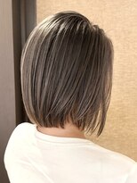 ジャパン ホンテン(JAPAN HONTEN) 首元すっきり大人の前下がりボブ