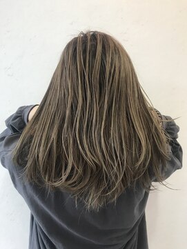 ロニーヘアーアンドネイル(Ronnie) 【白髪染めに見えない白髪染め】バレイアージュデザイン