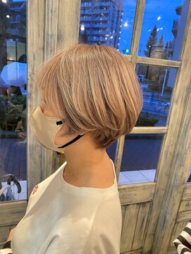 エイミーバイアフロート(amie  by afloat) ＊ ハイトーンショートで注目の的☆