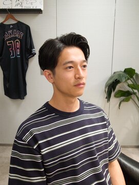 イントロバイフィーネ 渋谷(INTRO . by Fi-Ne) 7:3ビジネステーパーフェードカット