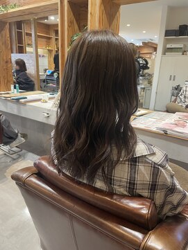 アドラーブル 駅南店(adorable) 20代30代40代ブリーチなしオリーブグレージュくびれミディ