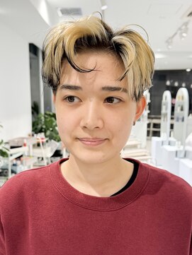 ノラ ウメダ(NORA UMEDA) エンドカラーブロンドマニッシュショートハイトーンケアブリーチ