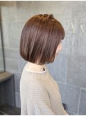 ピンクブラウンのボブヘア