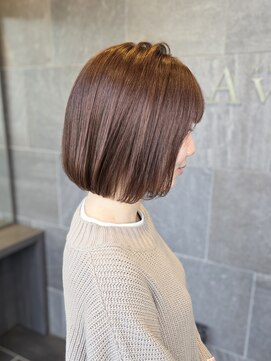 メゾン アヴァロ(Maison Avallo) ピンクブラウンのボブヘア