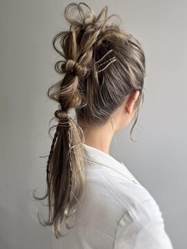 エル セルカ 高田馬場(el CERCA) 高めポニー編み下ろしスタイル