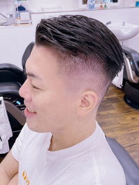 バーバー ダブル(BARBER W) サイドパート×フェード