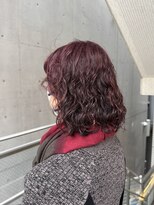 トエ(toe)&nbsp;白髪を活かしたワインピンク。