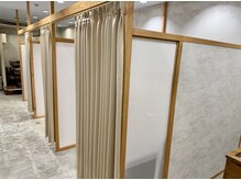 ソセキ 名古屋栄(SOSEKI)の雰囲気(ヴィンテージライクな半個室空間でゆったりと落ち着いた時間を)