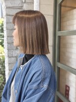 ミリ ヘアー(Mili hair) ぱっつんボブにハイライトカラー