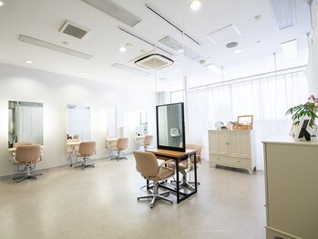 ヘアサロン リボーン(Hair salon Reborn)の写真/落ち着いた雰囲気でゆったりくつろげるプライベート空間☆一人ひとりの魅力を最大限に引き出します◎