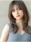 顔まわりレイヤーベージュカラー前髪カットウルフ似合わせ