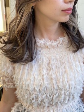 アイズ(I's) 外ハネ×イヤリングカラー×レイヤーボブ