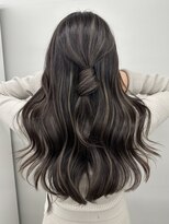 リリット(ReLit)&nbsp;ハイライトカラーグレージュベージュレイヤーカットボブ髪質改善