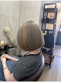 ミルクティーベージュ【宇都宮/切りっぱなしボブ/ブリーチ】