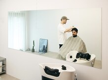 イナフ(ENUFF)の雰囲気（周囲を気にせず過ごせる空間。[代々木/メンズカット/men's]）