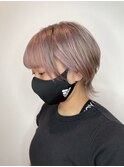 ピンクハイライトカラーショートヘア大人ショート