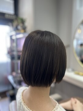 アオ 花咲町(a-o) 綺麗なツヤショートボブ♪