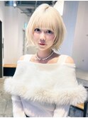 くびれミディ前髪カットハイトーンブロンド_F21314