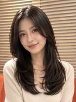 オアシスアヴェダ ザ・ペニンシュラ東京(OASIS AVEDA)&nbsp;大人セミロングレイヤー・長め前髪・グレージュ20代30代