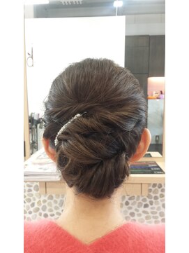ブロッサム ヘアデザイン(blossom) ネープシニヨン