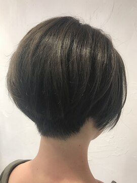 ウィロー(WILLOW) 【WILLOW】襟足すっきりなショートヘア(井下貴史)