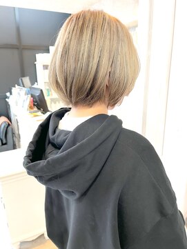 キャアリー(Caary) 福山市美容室Caary人気丸みショートボブ立体感ローライトカラー