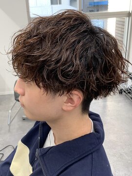 フィフスワン(fifth one) ツイストスパイラルパーマツーブロックツイストパーマメンズヘア