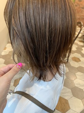 ムーン ティコブラーエ(moon tico brae) ７月(ミディアムヘア/グレージュカラー/シルキーベージュ)