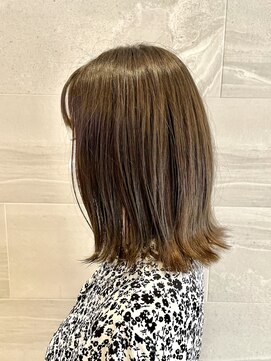 チリンバイロストシティー(Chillin by LOSTCITY) 切りっぱなしボブオリーブカラー髪質改善スクールカット