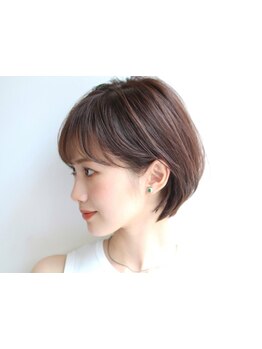 大人女性の為のグレイカラー♪天然由来だから髪や頭皮に優しいのに色味が豊富☆ノンジアミンカラー導入！
