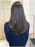 レイヤーカット　グレージュカラー　ハイライトカラー　前髪