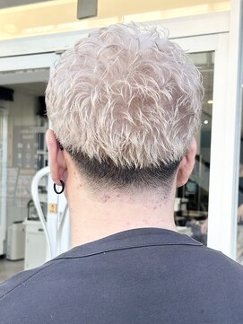 アヤラ オーガニックアンドスパ 東船橋店(AYALA) 【江添茉友】ホワイトベージュ/トリプルカラー/派手髪