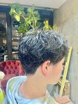 ヘアーアンドメイク ファット(Hair&Make PHAT)&nbsp;ビジネスカジュアルツイストスパイラルパーマツーブロック