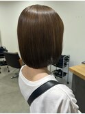パッっとボブ×オリーブカラー