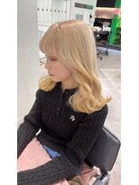 ユーフォリア 渋谷グランデ(Euphoria SHIBUYA GRANDE)&nbsp;ホワイトブロンド　ブロンドヘア　ミニボブ　ハイトーン　YUKI