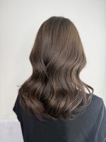 エニー 栄(Any)&nbsp;韓国ミディアムレイヤー×オリーブベージュ