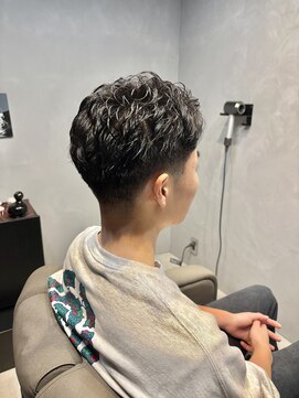 テーパーフェードパーマ