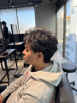 スタッド 松戸(stud. Men‘s) 清潔感と男らしさを両立するスパイキーショート