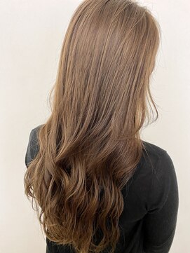 ラブリス(Luvliss) 【YUUKIの似合わせ顔まわりカット/透明感カラー】