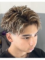 ヘアーアンドビューティー ザ ビー(Hair & Beauty the B)&nbsp;【メンズスタイル】　ハイライト&ツイスパ