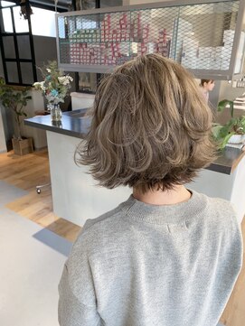 ニキータ(Nikiita) nikiita女子　10トーン　ミルクティーグレージュ　B0683740